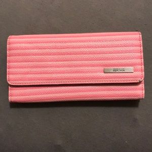 Kenneth Cole reaction wallet